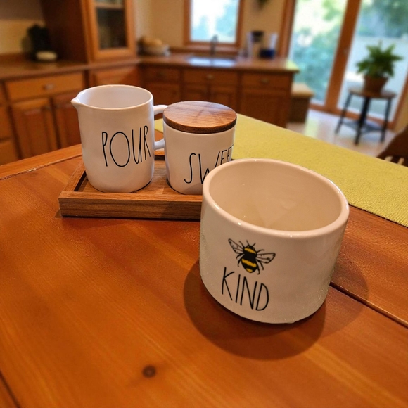 10pc BEE HOME DECOR SET - Picture 2 of 7